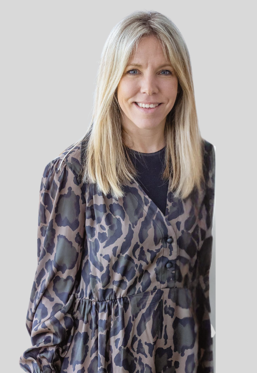 dr. Mia Kurek